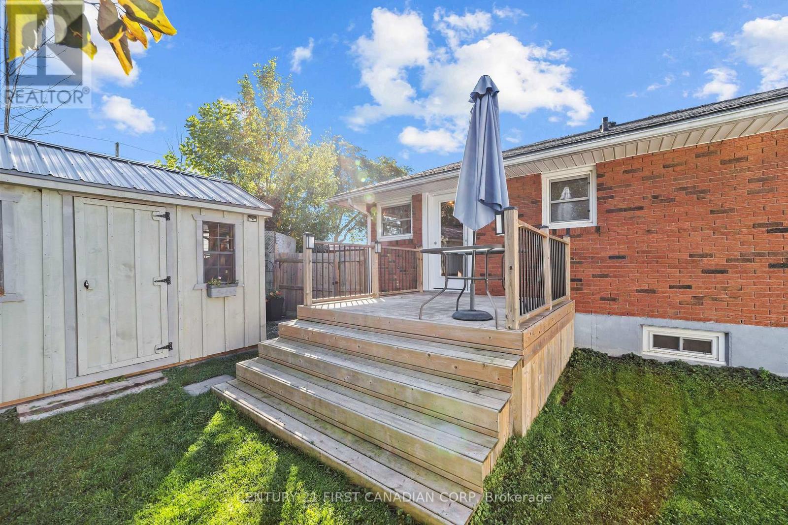 180 FOREST AVENUE - 27