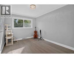 21 Rossmere Road SW - photo 12