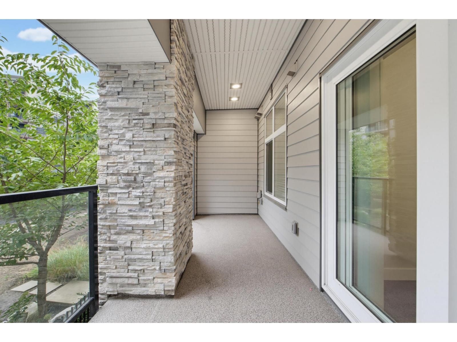 205 11077 RAVINE ROAD, Surrey