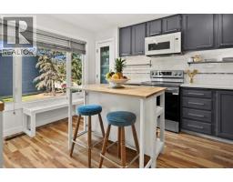 208 Queenston Heights SE - photo 10