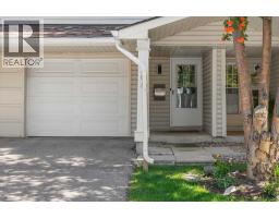 208 Queenston Heights SE - photo 3