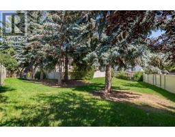 208 Queenston Heights SE - photo 32