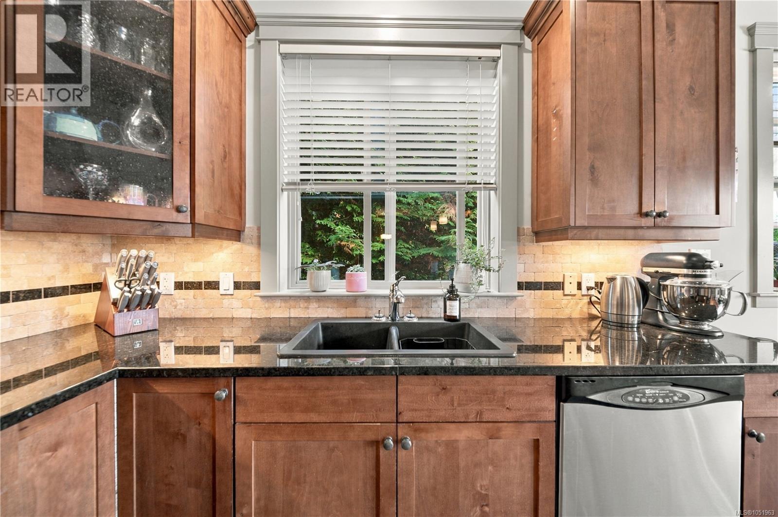 4820 Bridgewood Close - Image 24