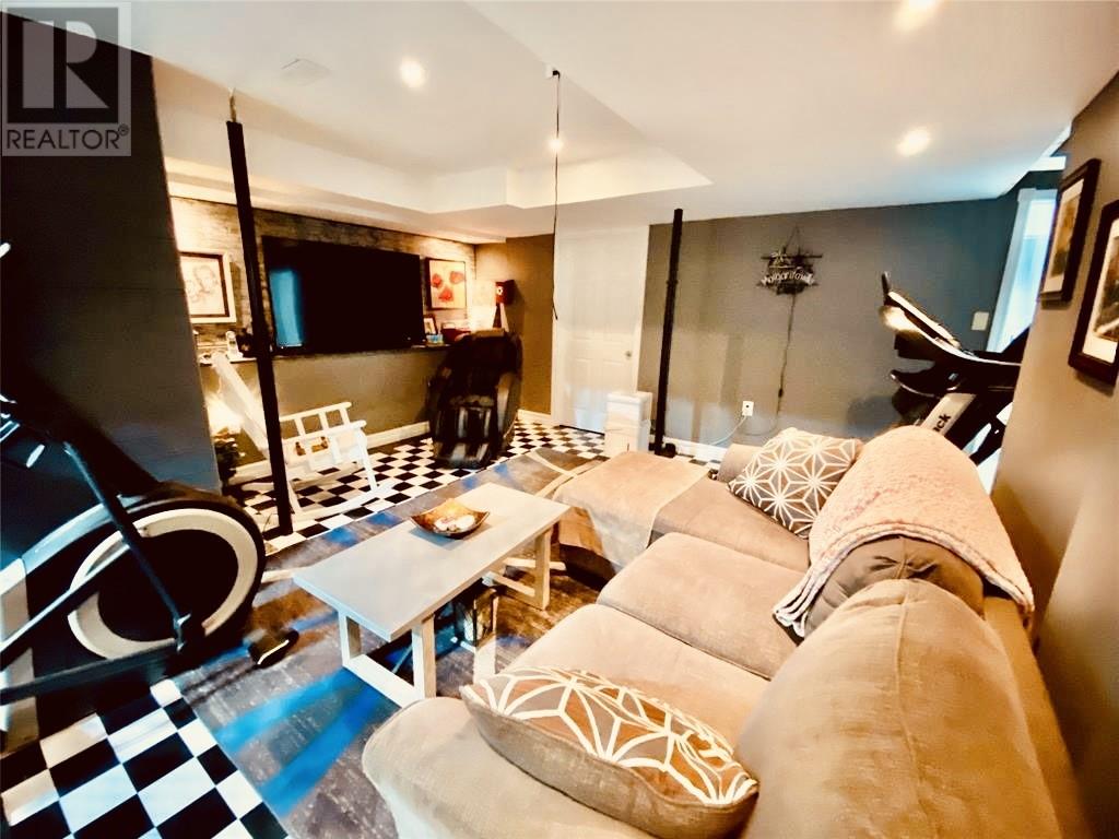 61 Kings Hill Road - 27