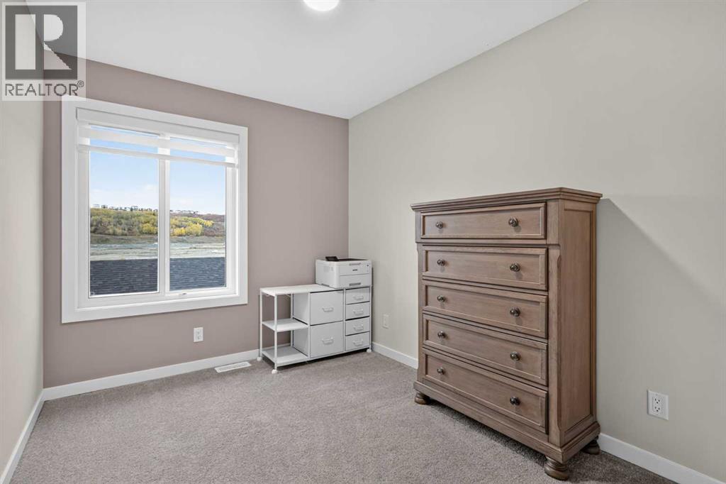 743 Wolf Willow Boulevard SE - Image 25