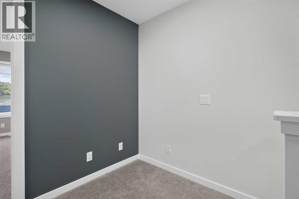743 Wolf Willow Boulevard SE - Image 31