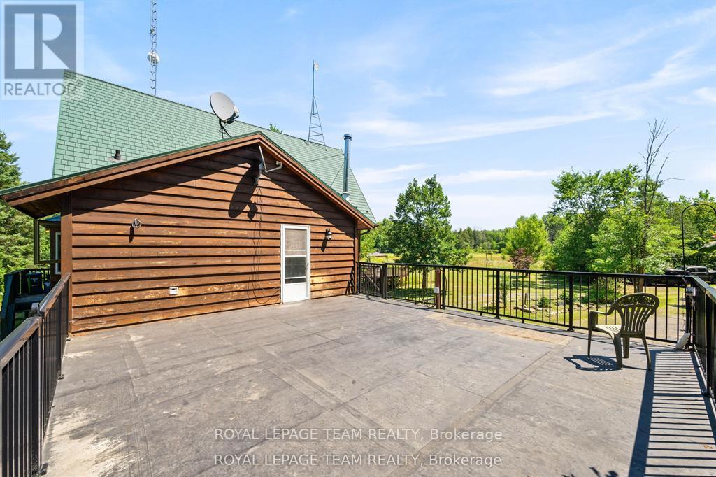 4984 DUNROBIN ROAD - 7