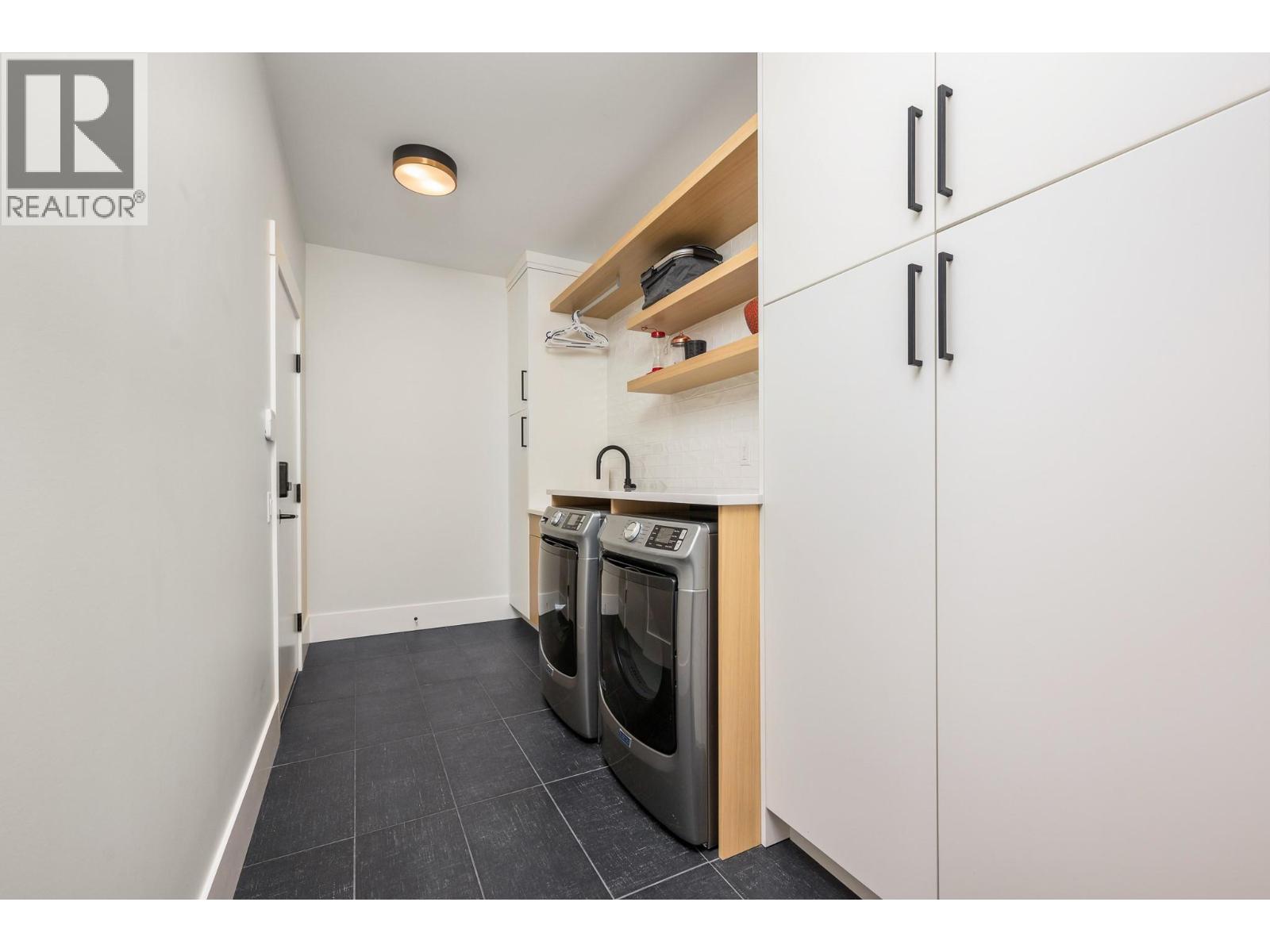 149 Diamond Way - 39