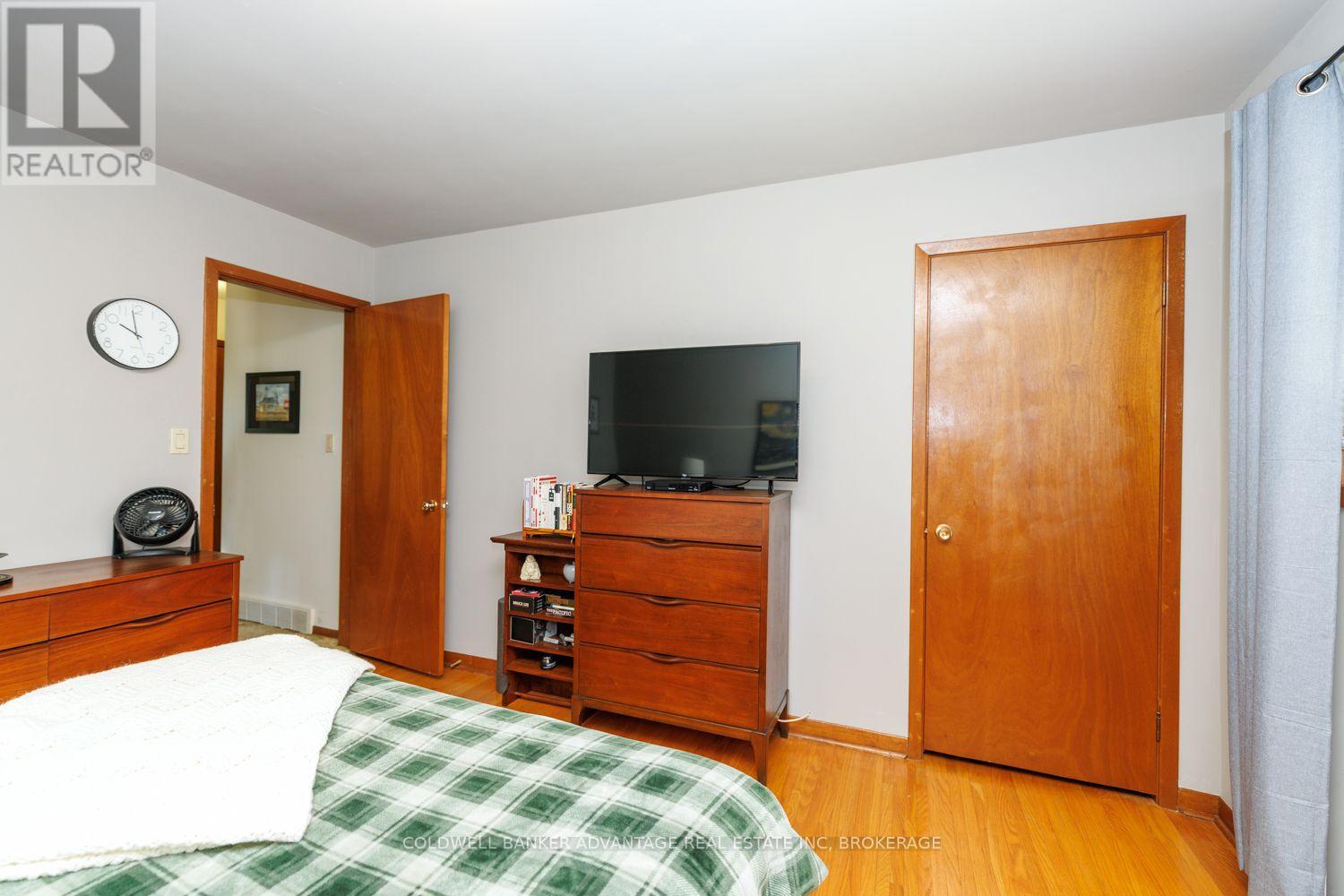 231 Price Avenue — photo 19