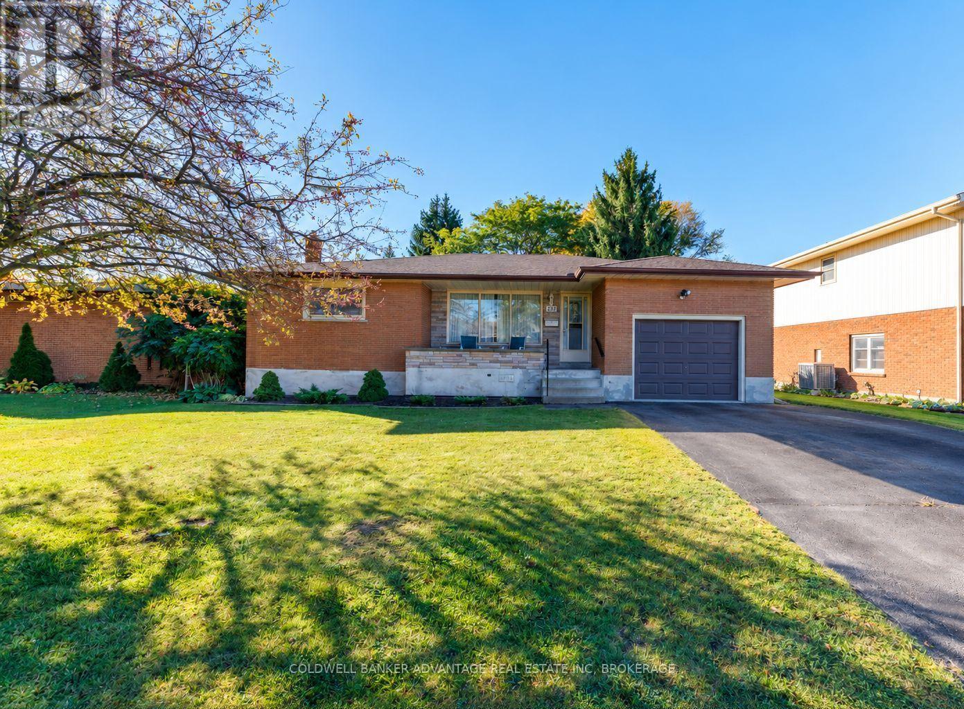 231 Price Avenue — photo 3