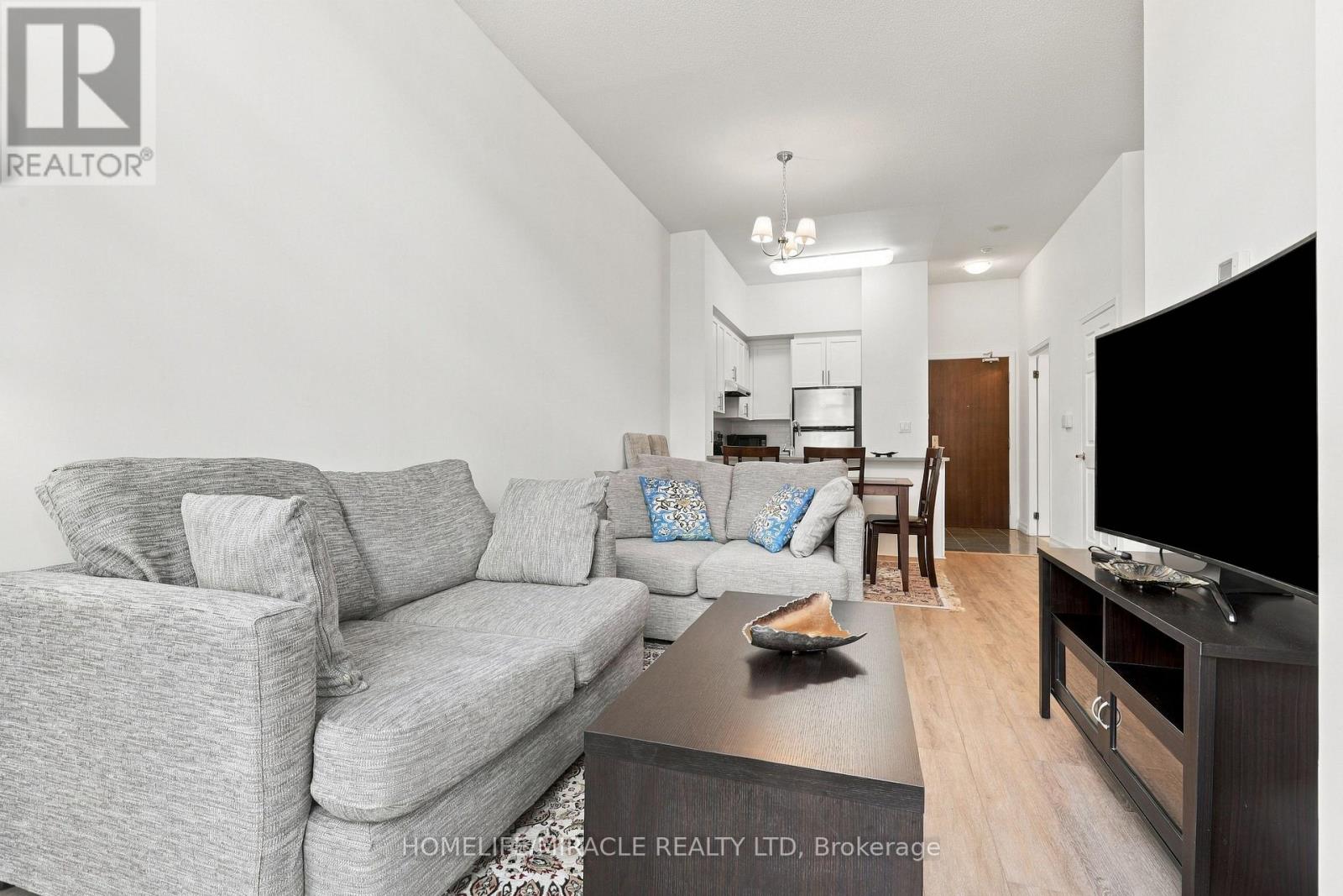35 Hollywood Avenue — photo 10