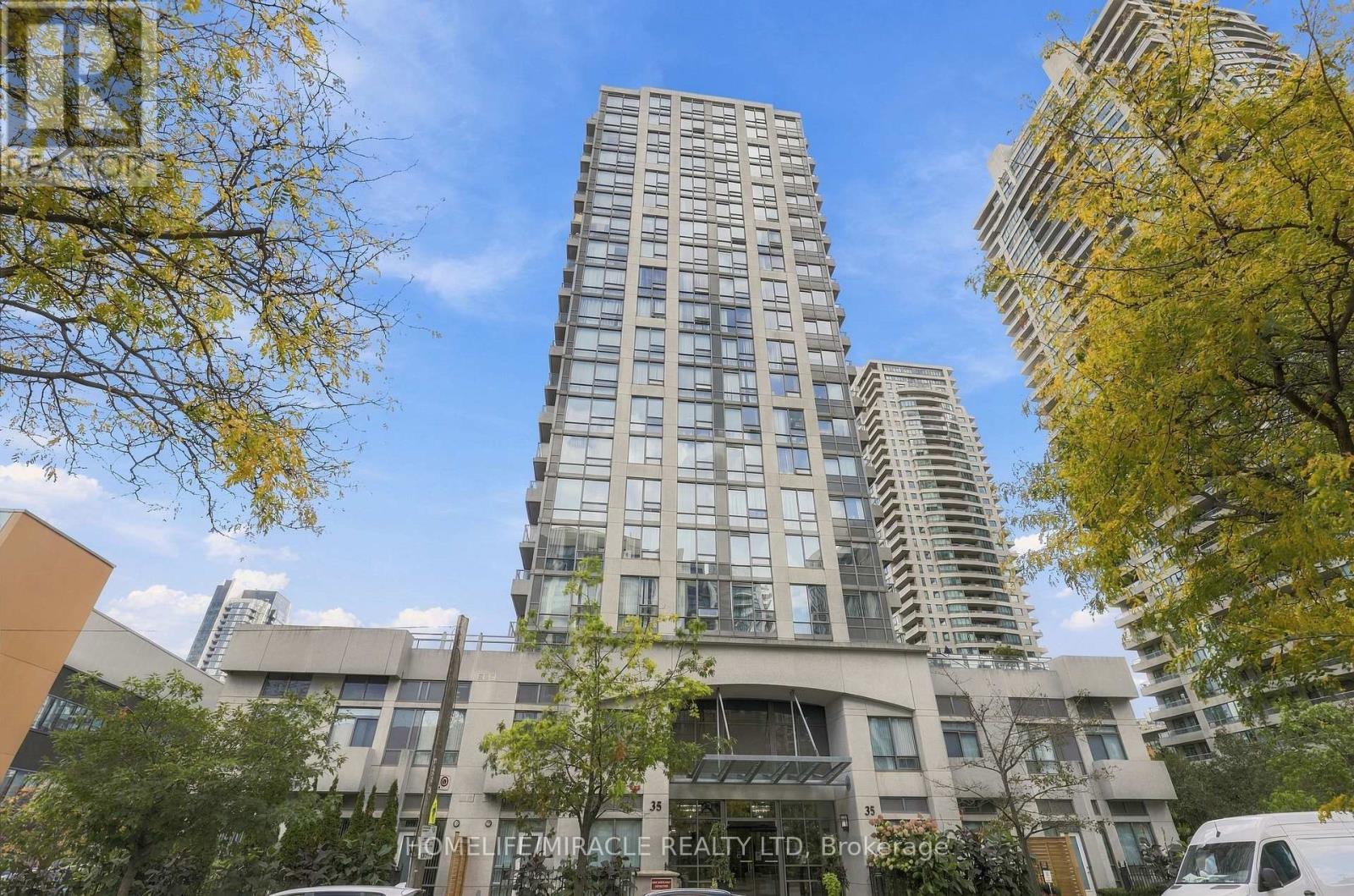 35 Hollywood Avenue — photo 21