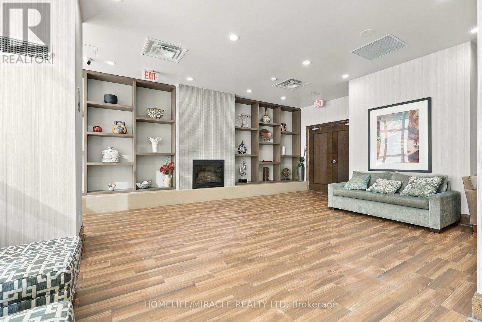 35 Hollywood Avenue — photo 18
