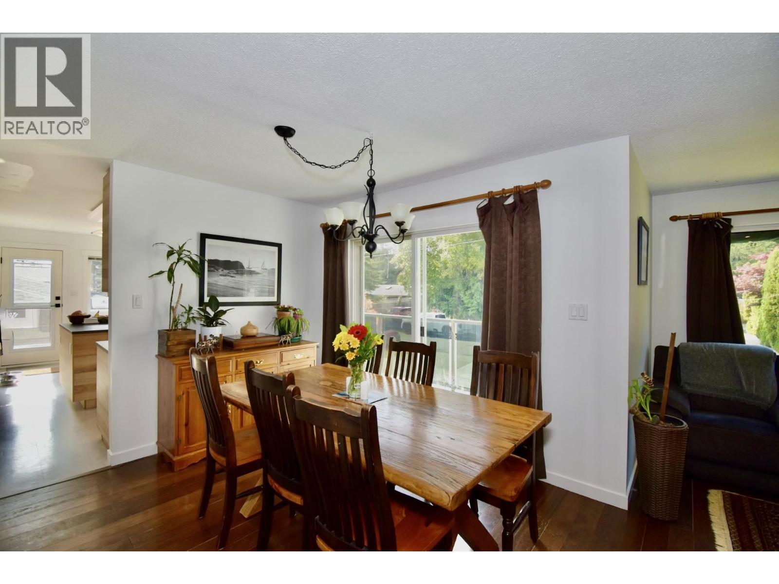 1822 HALL ROAD, Sechelt