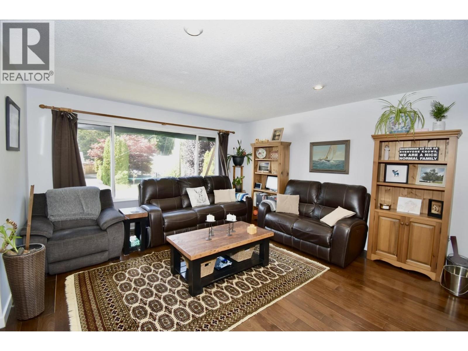 1822 HALL ROAD, Sechelt