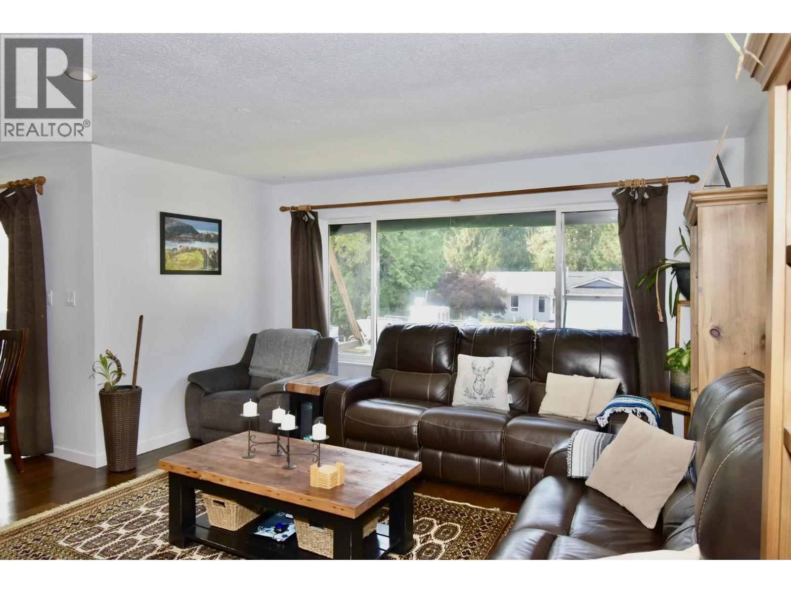 1822 HALL ROAD, Sechelt
