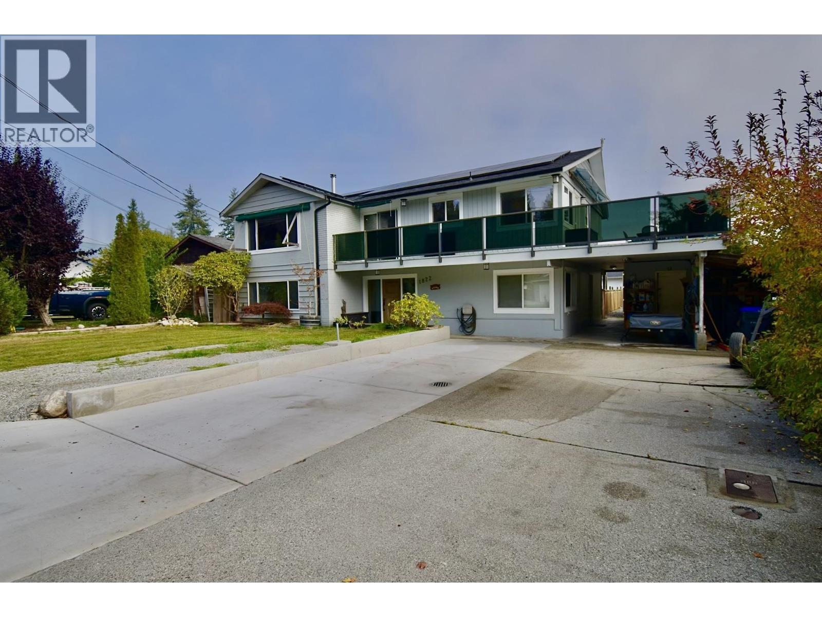 1822 HALL ROAD, Sechelt