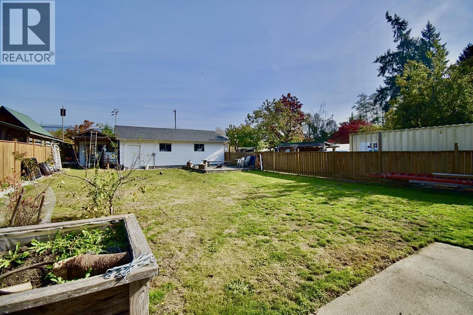 1822 HALL ROAD, Sechelt