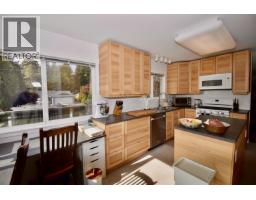 1822 Hall Road, Sechelt, BC V7Z0A9 Photo 13