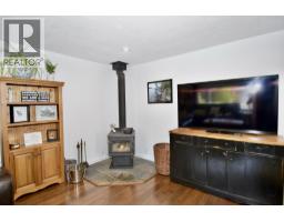 1822 Hall Road, Sechelt, BC V7Z0A9 Photo 17
