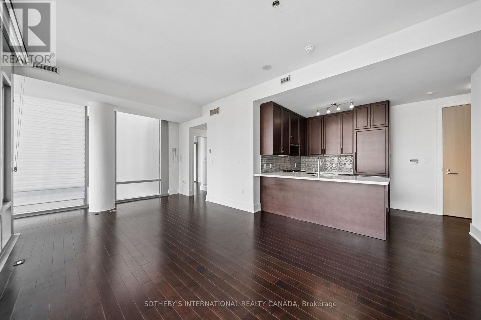 39 Queens Quay East — photo 11