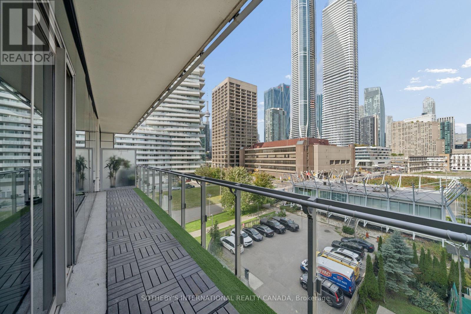 39 Queens Quay East — photo 34