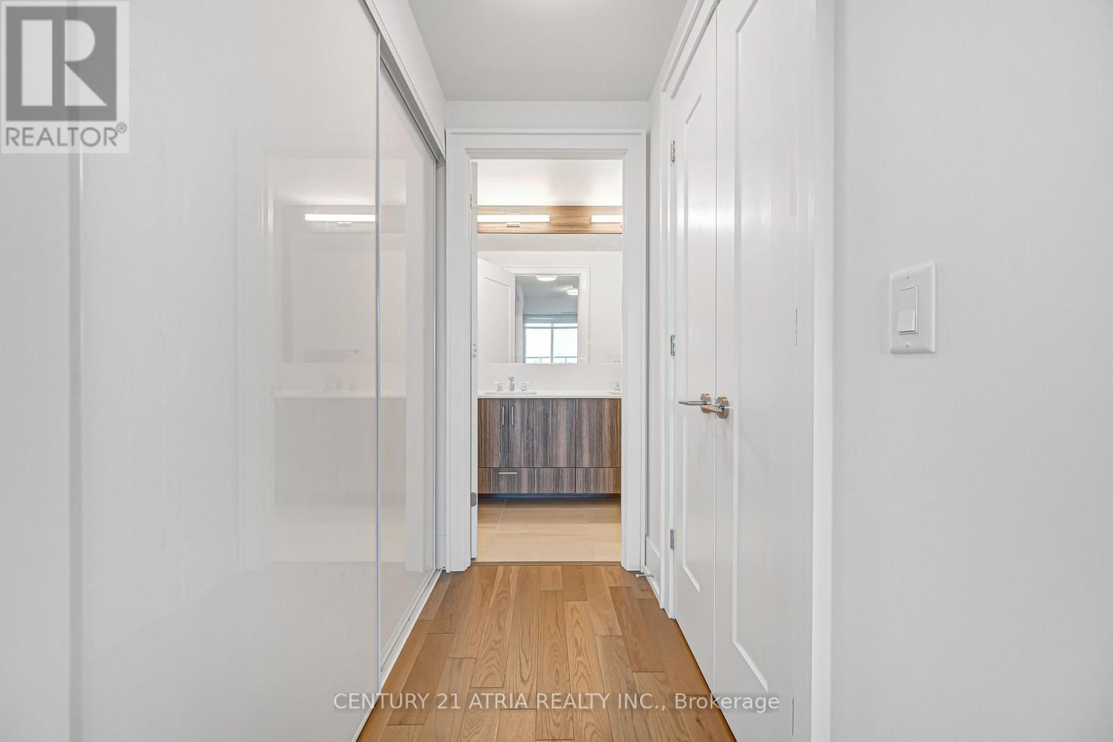 1219- 25 ADRA GRADO Way, Toronto, ON photo 33
