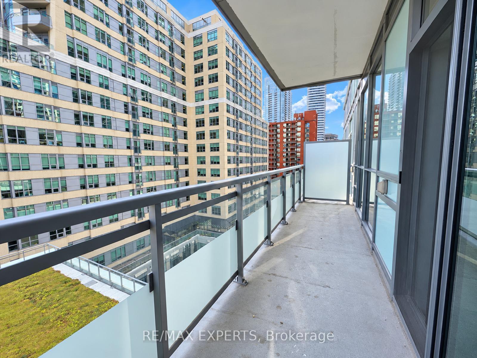 721- 98 Lillian Street, Toronto, ON photo 33