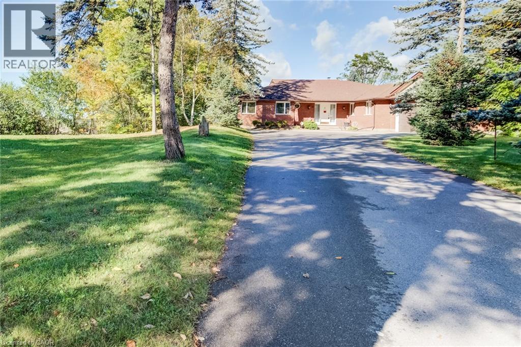 44 GREENSVIEW Drive — photo 2
