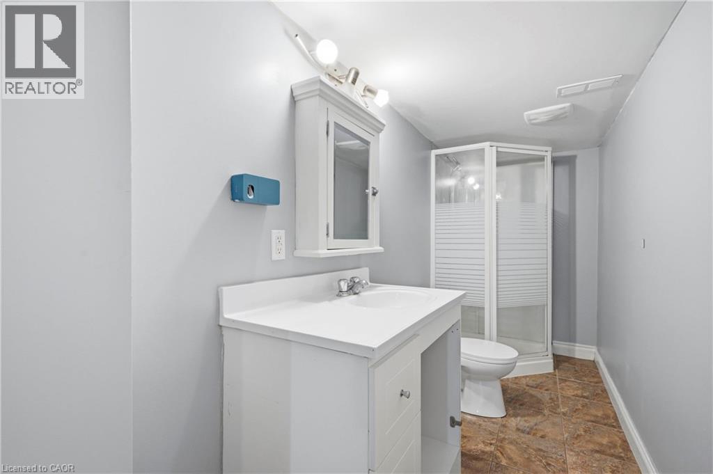 324 BEAUMONT Crescent - Image 38