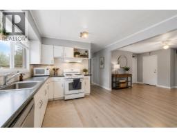 3684 Cedar Drive, Port Coquitlam, BC V3B3C9 Photo 6