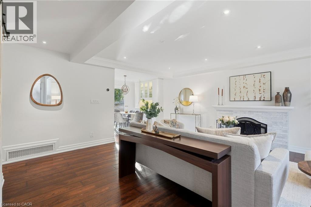 706 BRENTWOOD Drive - 4