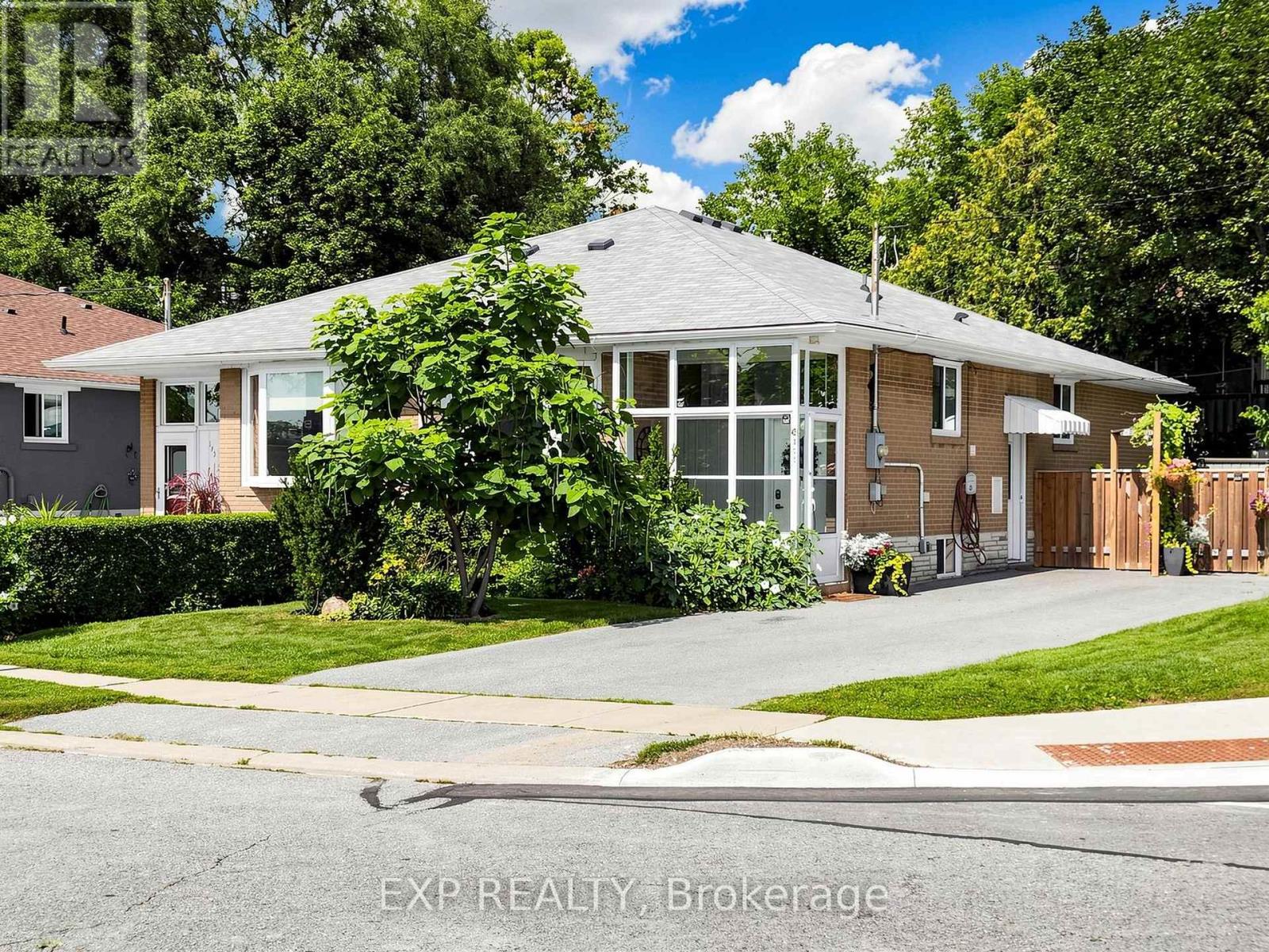 175 Penn Avenue, Newmarket, ON photo 1