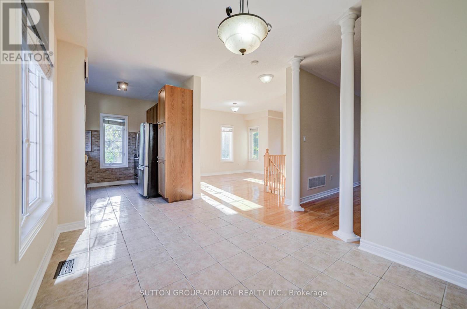 2- 15 Old Colony Road, Richmond Hill, ON photo 8