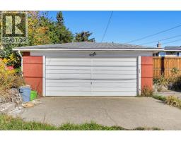 2725 9 Avenue SE - photo 4