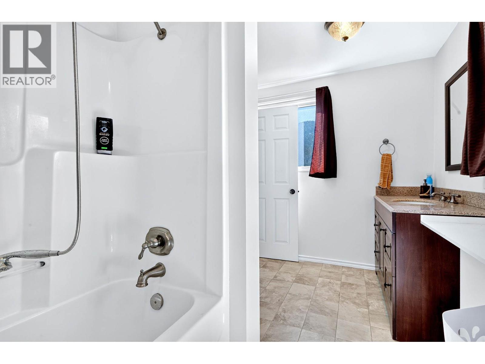 9524 Tranquille Criss Creek Road, Kamloops