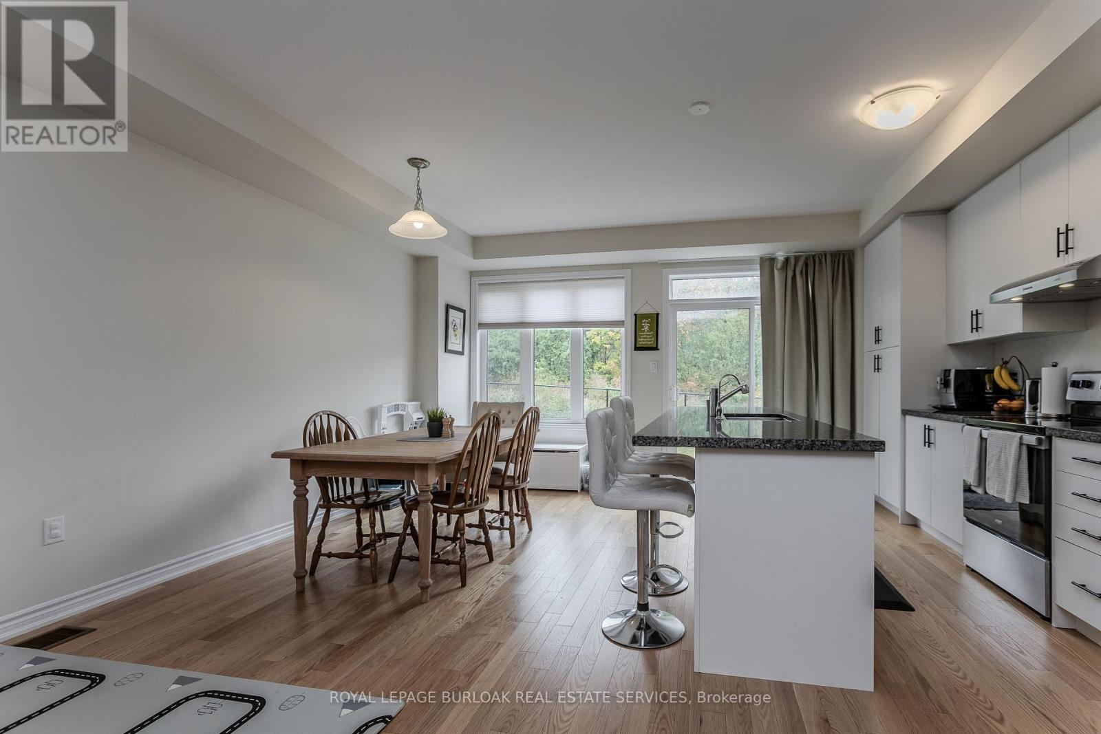 1360 Almonte Drive, Burlington, ON photo 11
