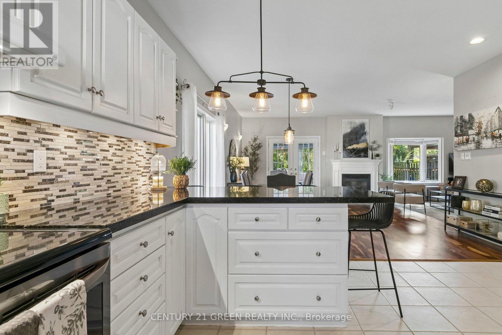 2024 Grovetree Lane, Burlington, ON photo 15