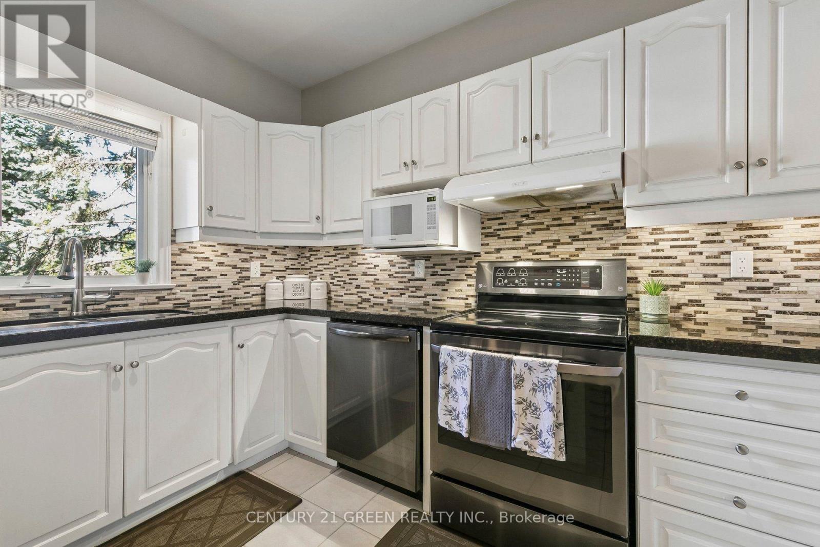 2024 GROVETREE LANE - 16