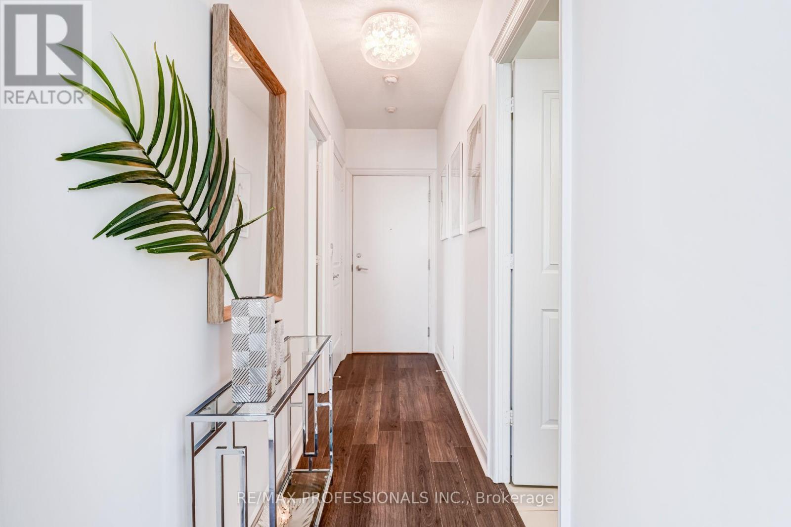 3701- 16 Brookers Lane, Toronto, ON photo 5