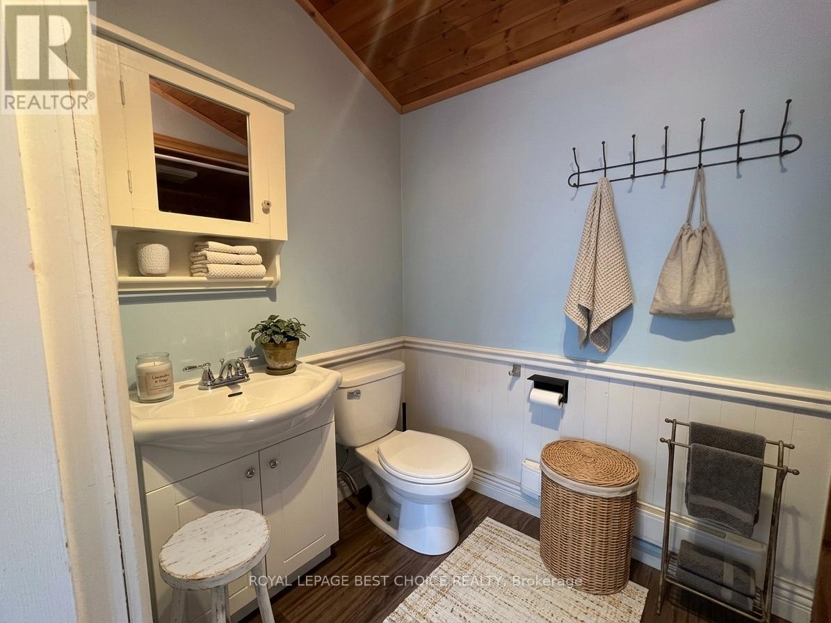 246 Mccamus Avenue — photo 19