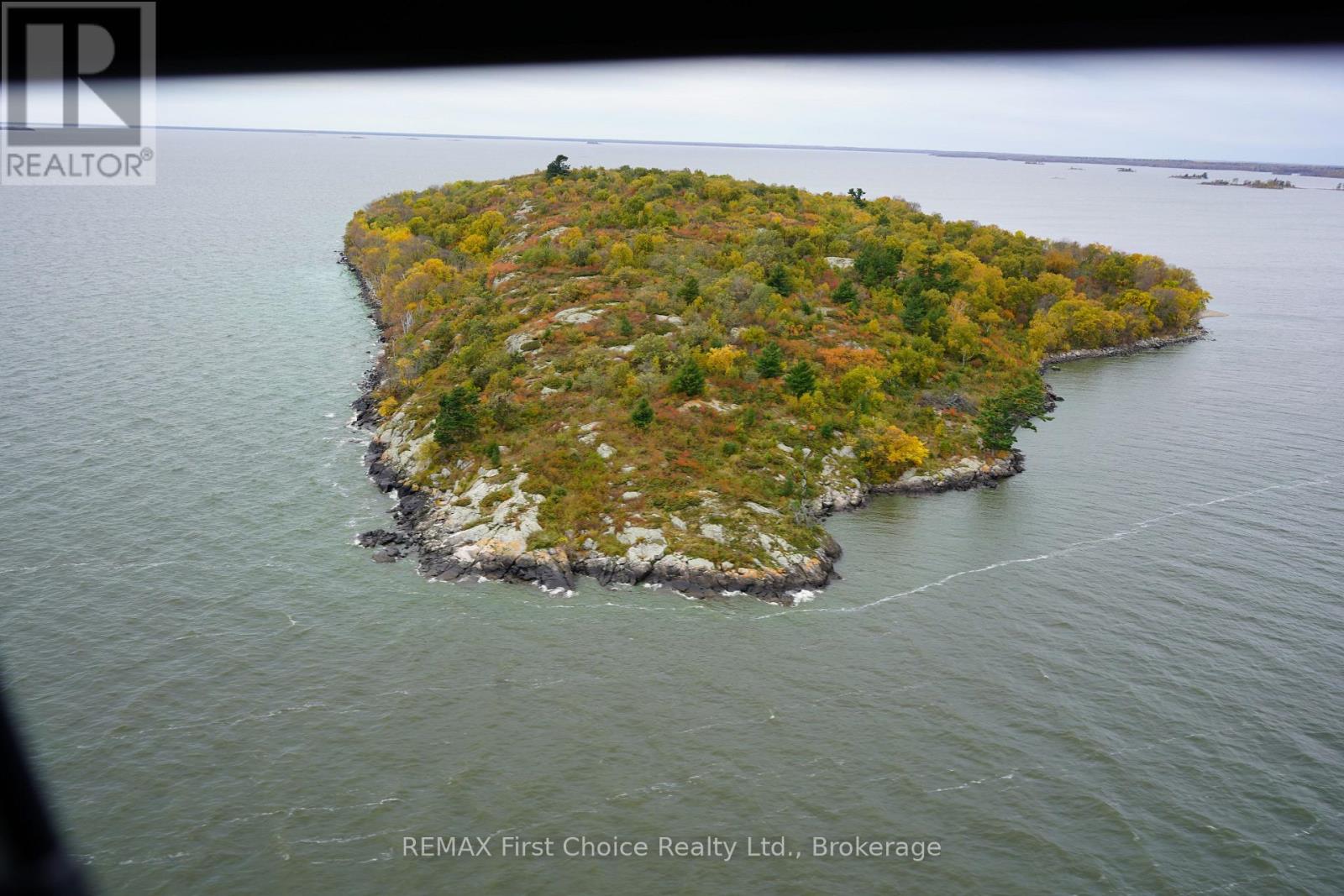 S1048 Massacre Island — photo 39