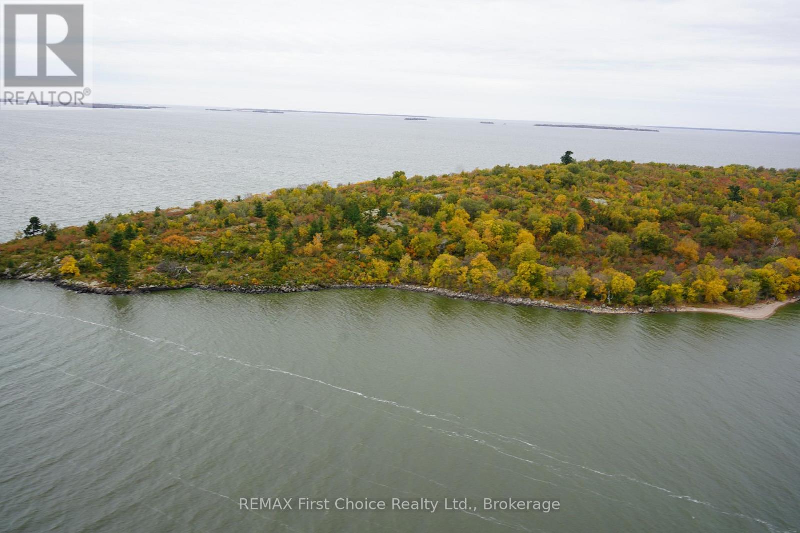 S1048 Massacre Island — photo 40