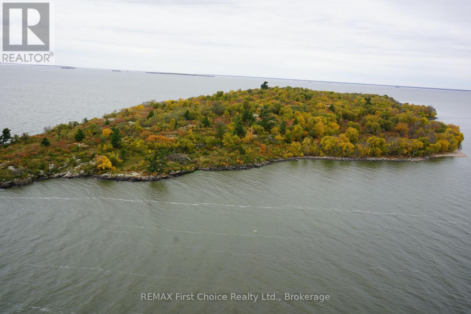 S1048 Massacre Island — photo 48