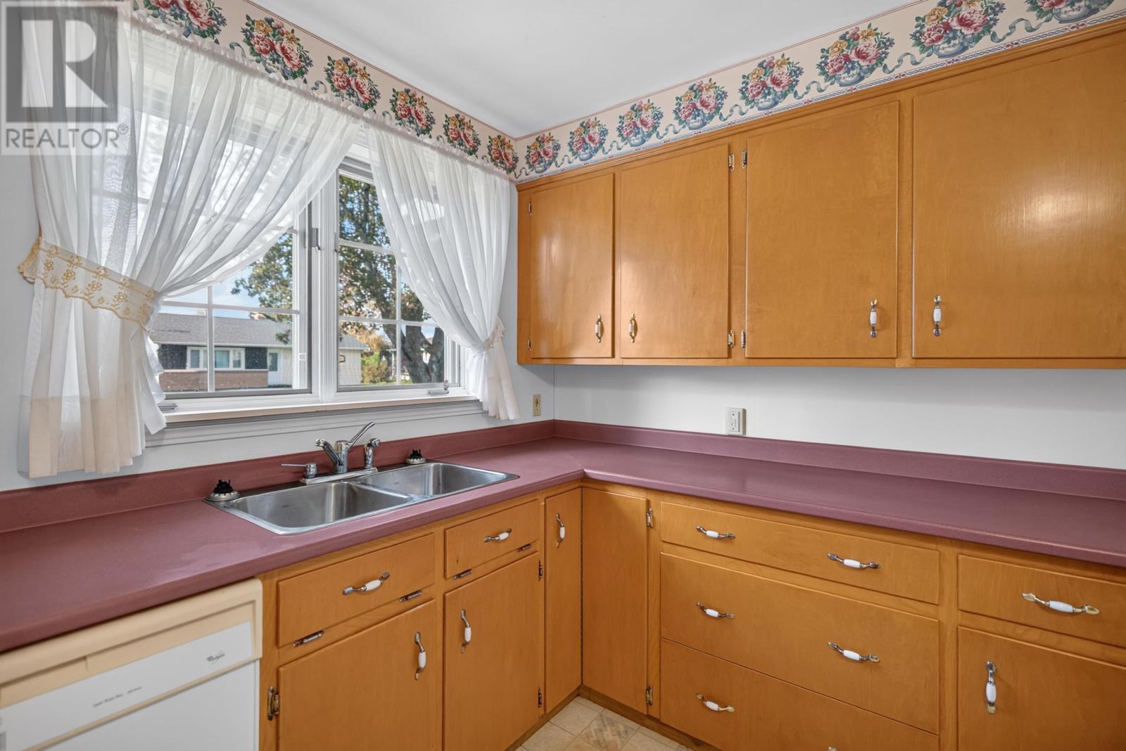 17 Newland Crescent - 11