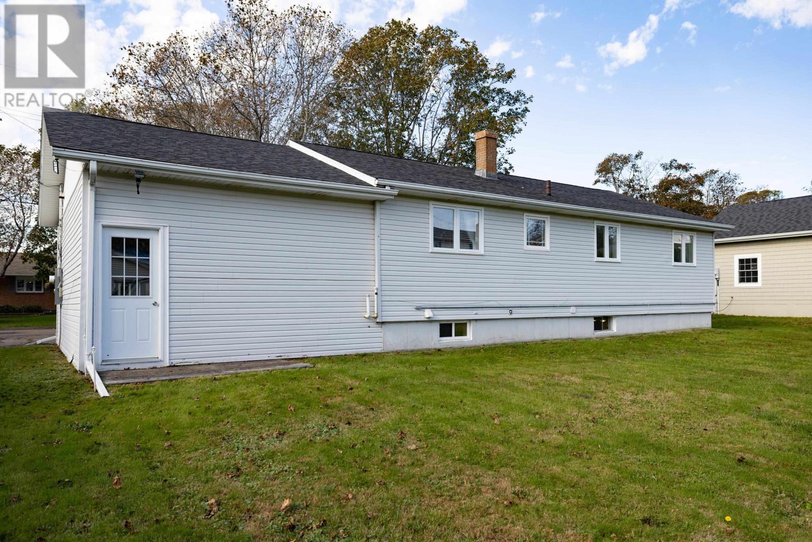 17 Newland Crescent - 37