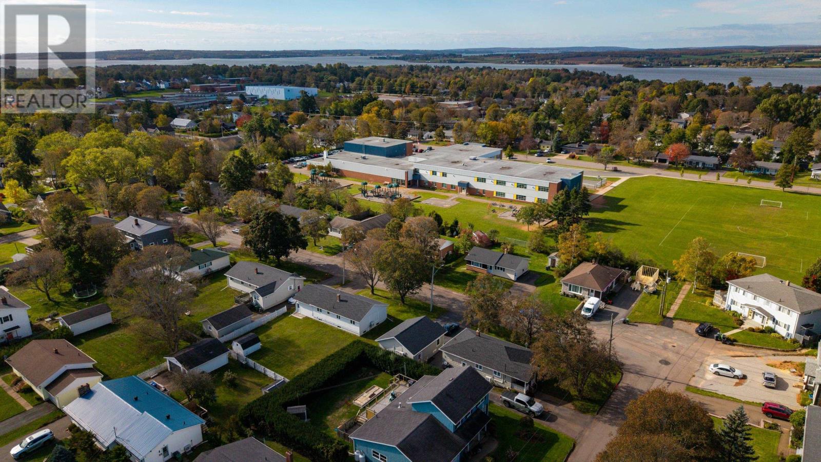 17 Newland Crescent - 43