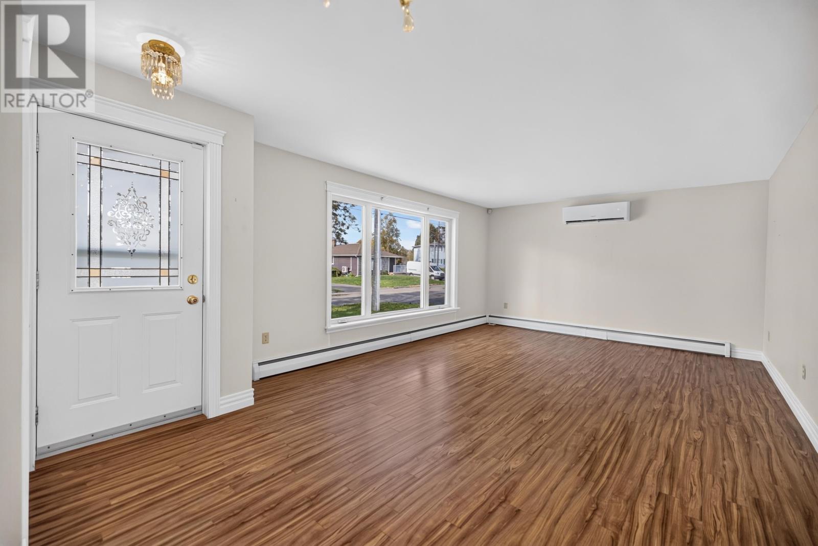 17 Newland Crescent - 6