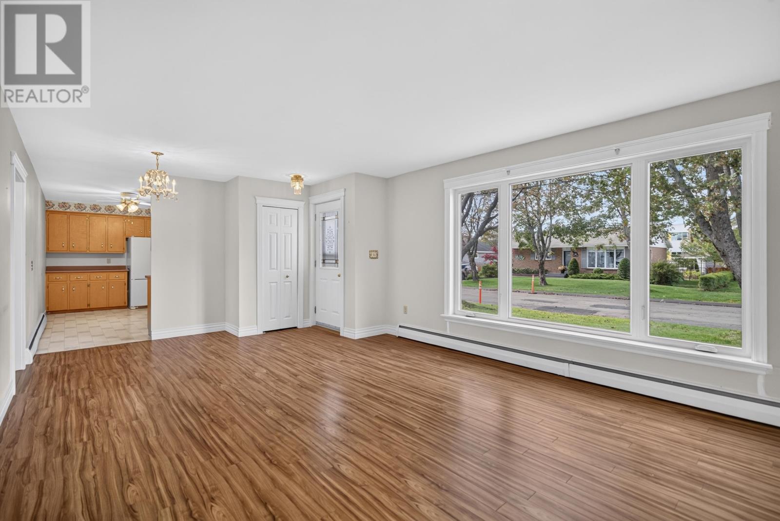 17 Newland Crescent - 8