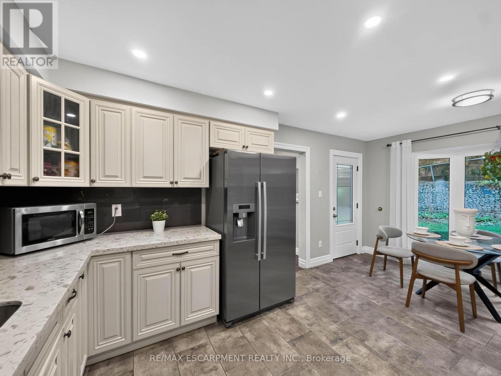 12 Sundrop Court, Hamilton, ON photo 16